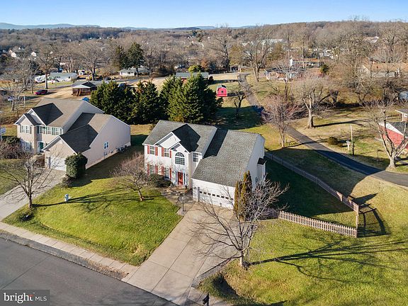 3rd image of 510 Windermere Dr