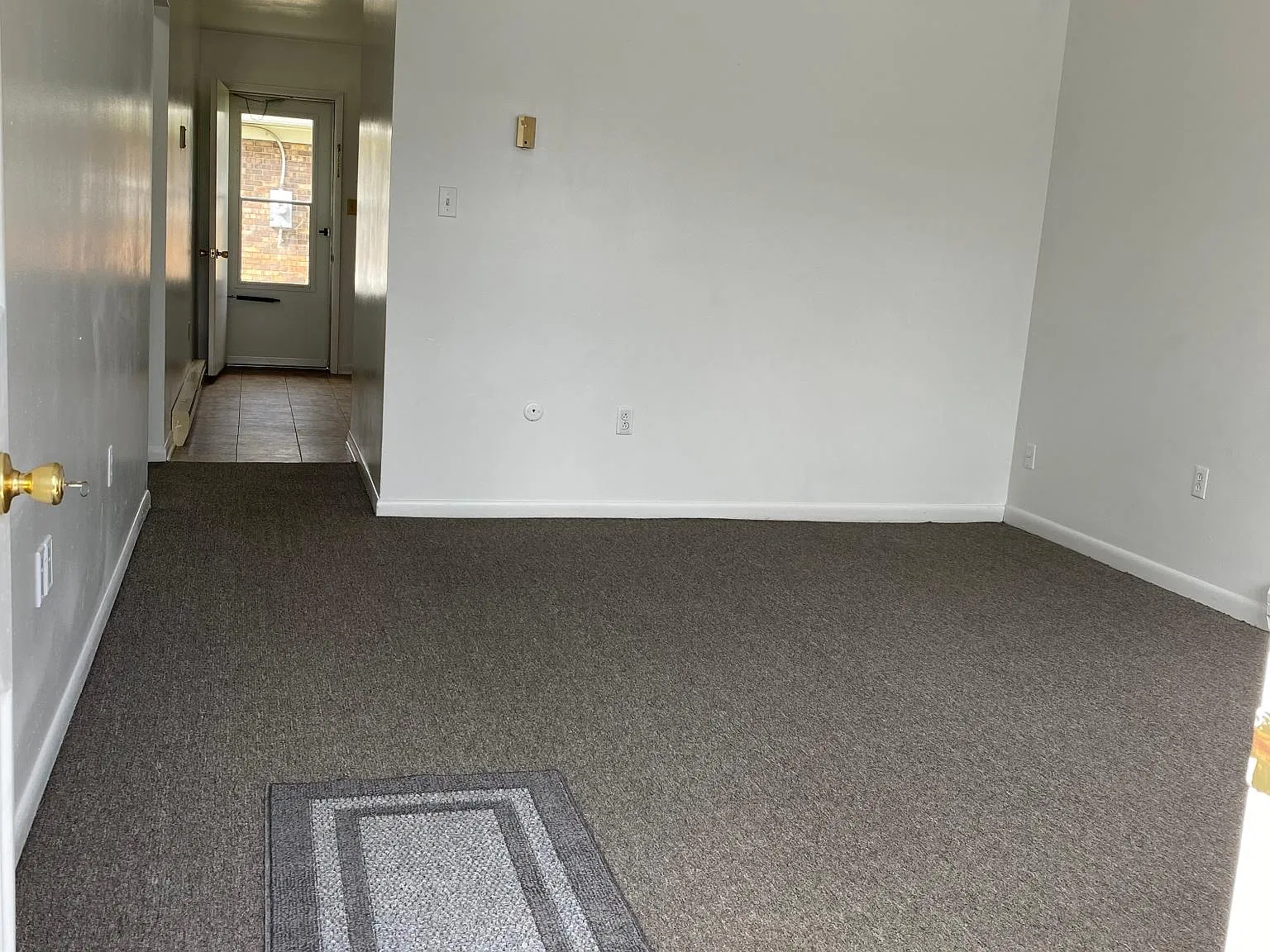 74 Gloria Ave — Photo 3
