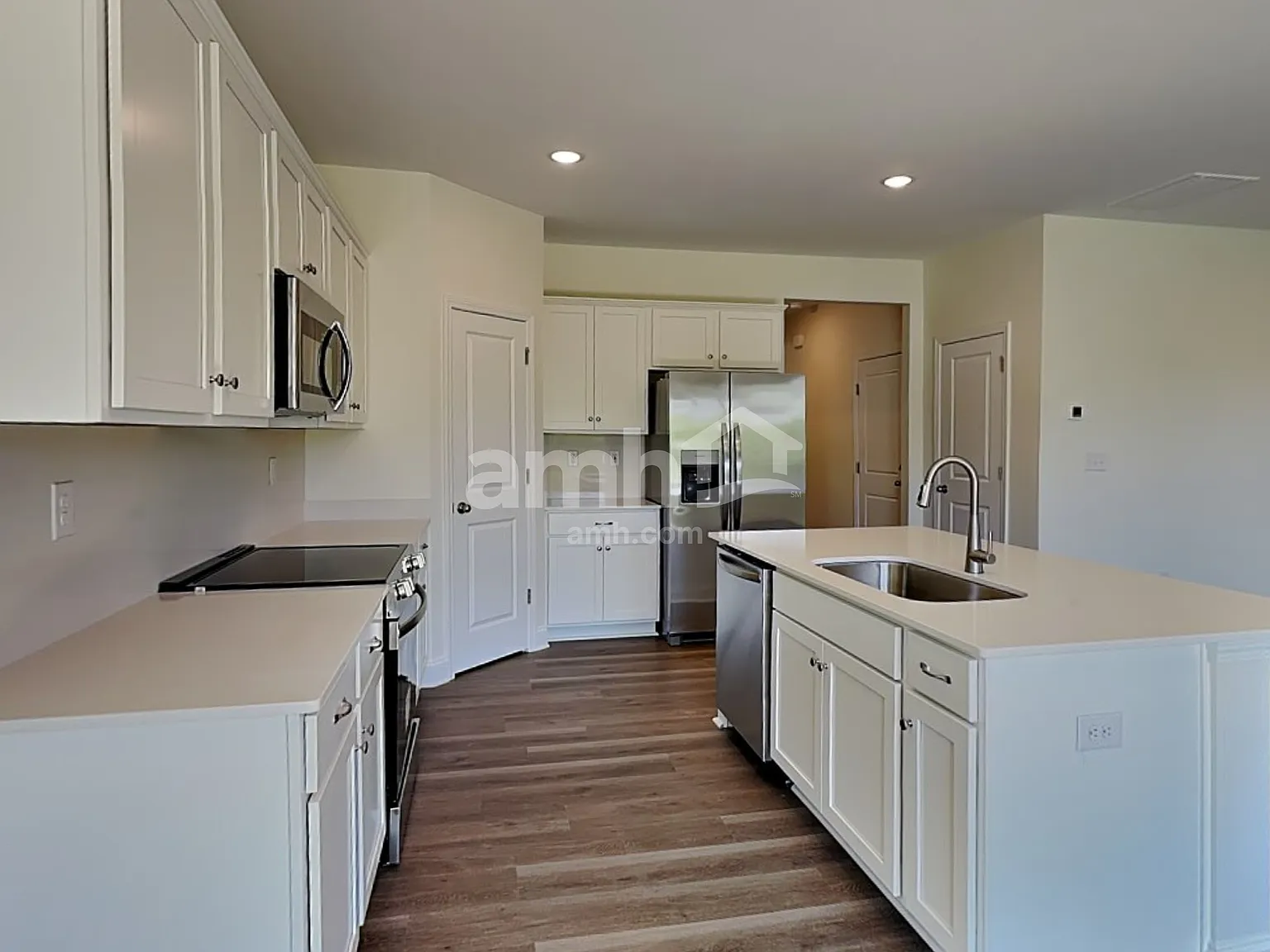 4 bed, 2.5 bath, 2293 sqft, $2,515 — Photo 4