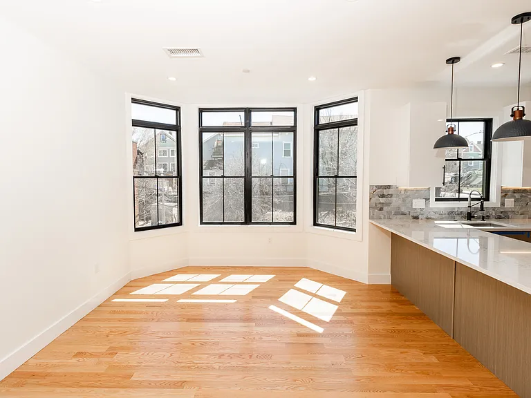 28-30 Clifton St #30C — Photo 15