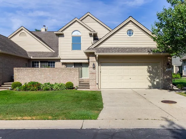 42857 Christina Dr #118, Sterling Heights, MI 48313