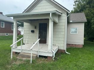 608 Fairground Ave, Higginsville, MO 64037