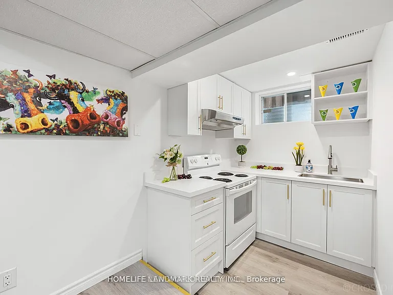 25 Lansbury Dr — Photo 22