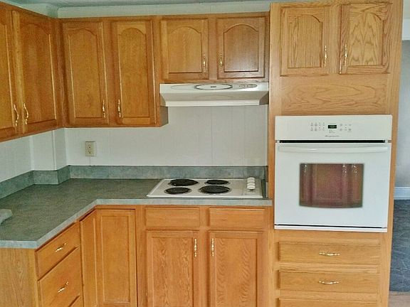 4th image of 244 Trenton Ave