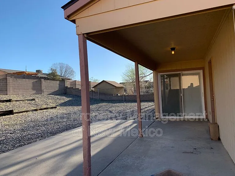 4556 Platinum Dr NE — Photo 18