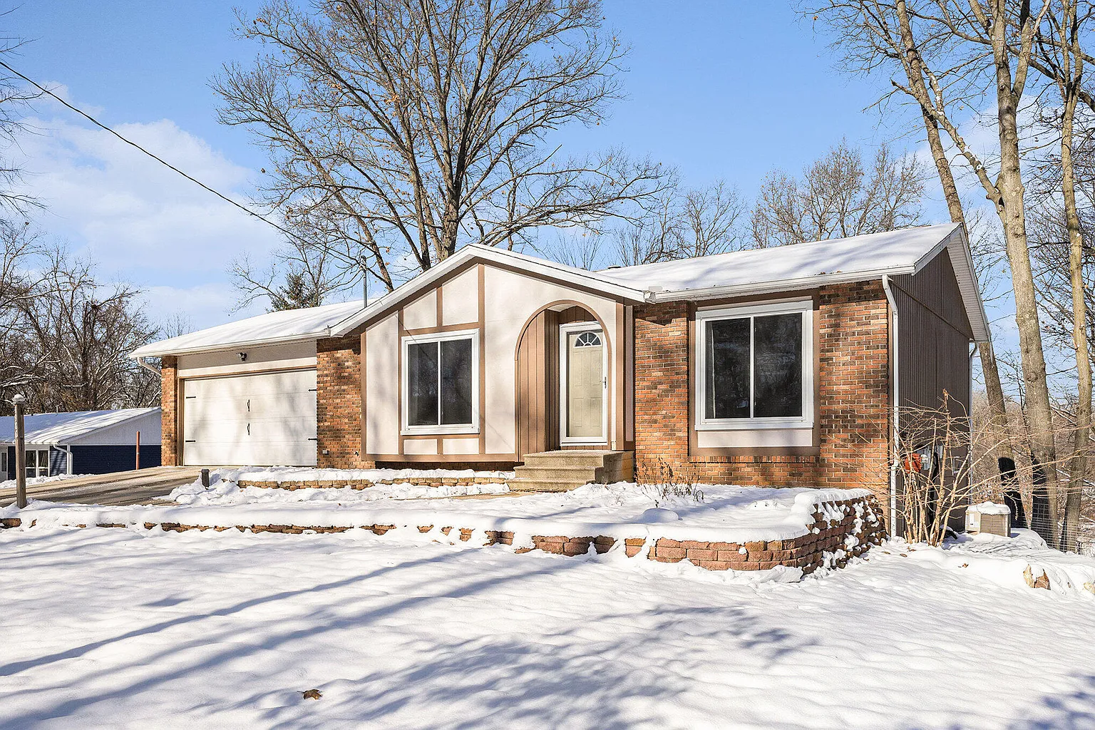 4986 Farwell Lake Rd photo 1