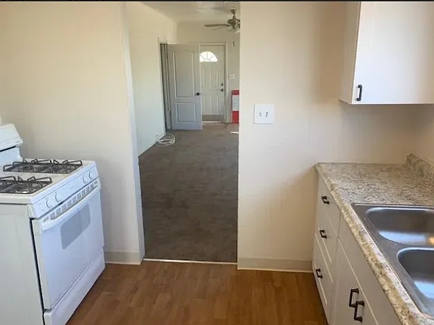 1130 E Portland St — Photo 6