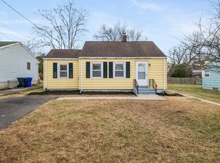 33 Rosella St, Springfield, MA 01118