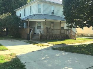 117 E 10th St, Cedar Falls, IA 50613