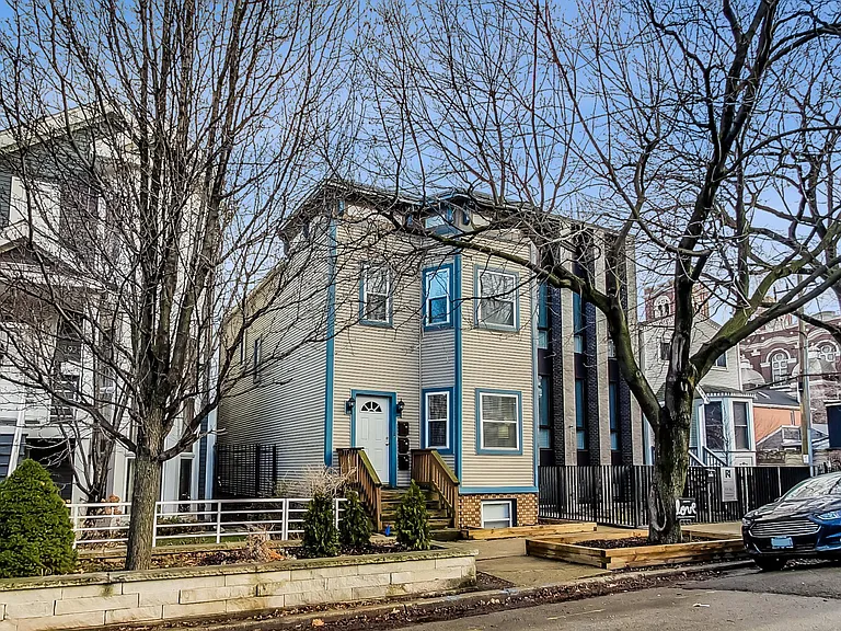 1919 N Wood St #1R — Photo 10