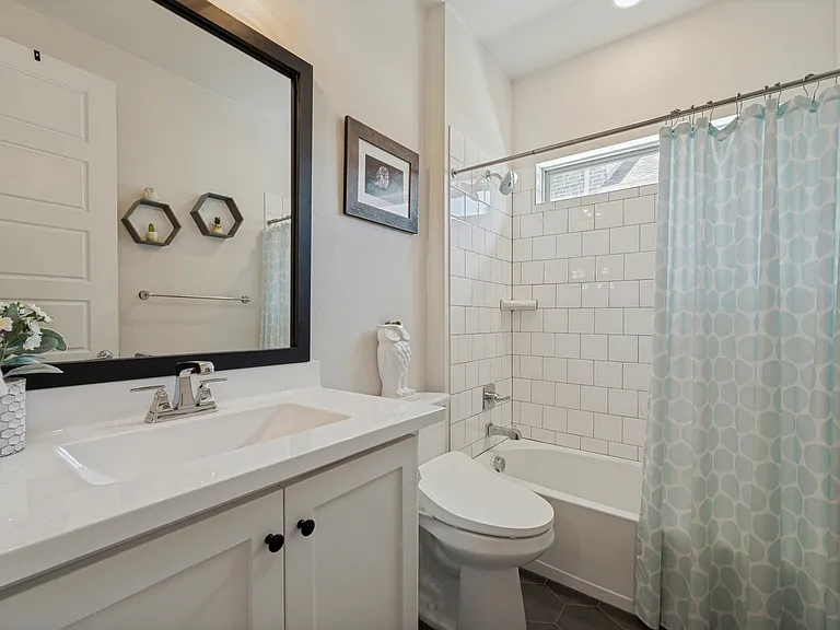 2720 Bluegill Ln — Photo 4