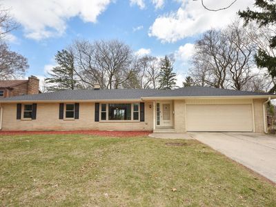 W67N578 Evergreen BOULEVARD, Cedarburg, WI, 53012