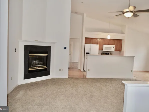 2406 Dominion Dr APT 3D, Frederick, MD 21702