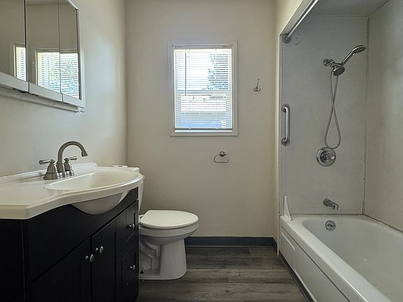 5th image of 628 Palm Ave