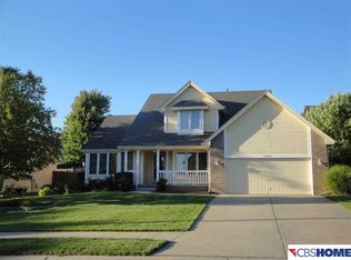 15068 Lake St, Omaha, NE 68116