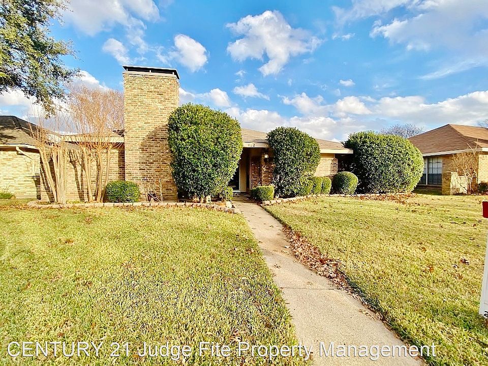 1st image of 422 Brookfield Dr