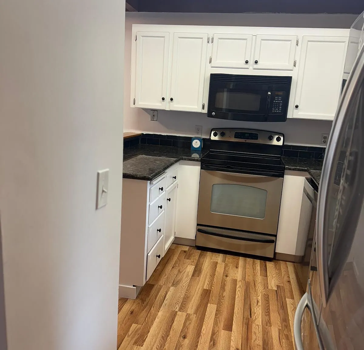 2 bed, 1213 sqft, $2,300 — Photo 4
