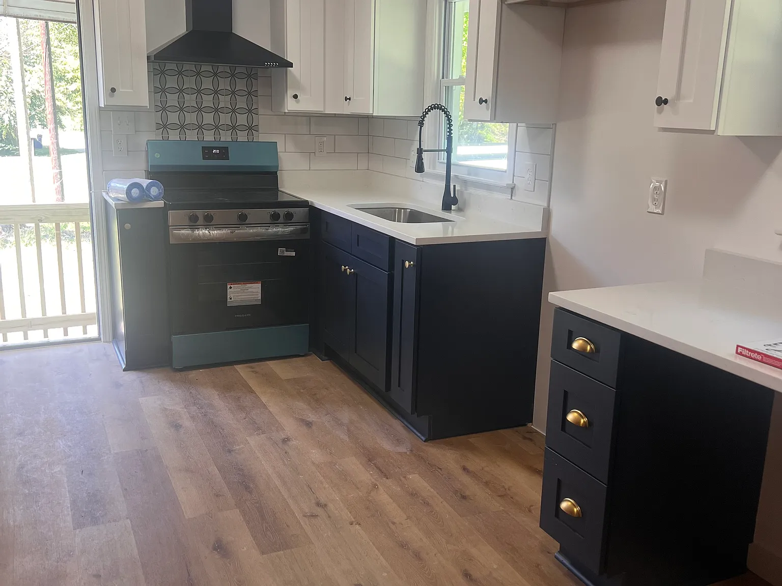 3 bed, 1000 sqft, $1,500 — Photo 2
