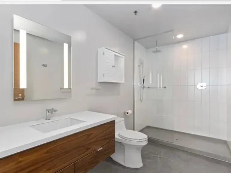 404 E College St #902 — Photo 21