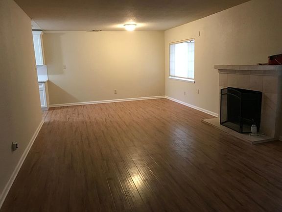 4th image of 6939 Laurel Oak Way