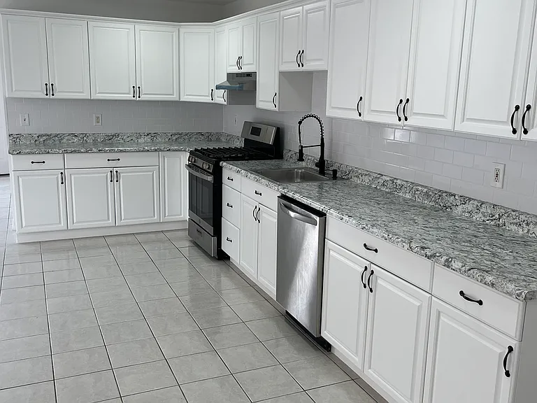 621 Elizabeth Ave #2 — Photo 2