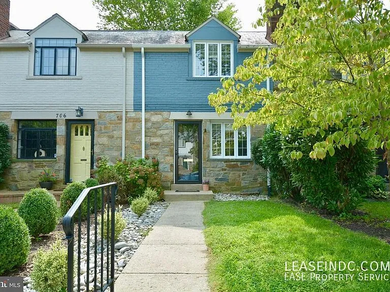 704 Devon Pl — Photo 1