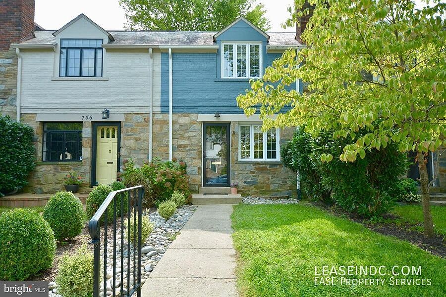 1st image of 704 Devon Pl