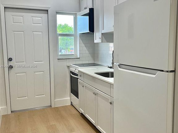 5th image of 3401 SW 11th St APT 3-1B