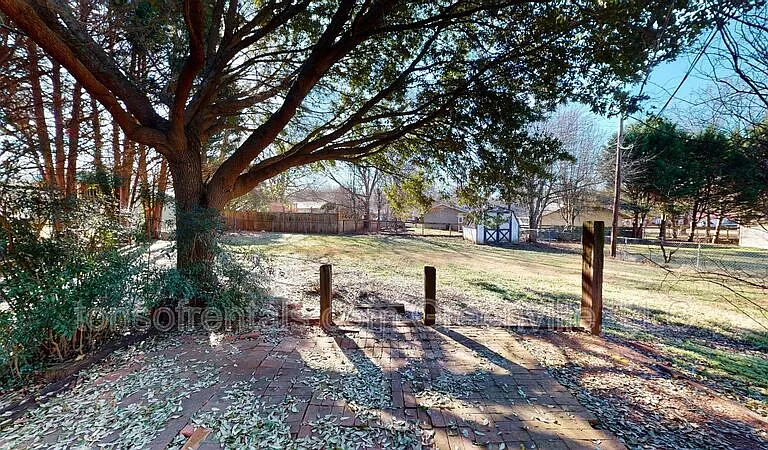 803 Davenport Rd — Photo 13