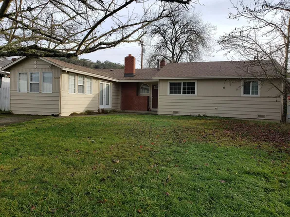 3083 Vine St, Roseburg, OR 97470