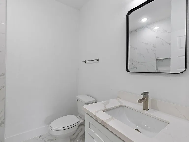 8109 Hamlet St #B — Photo 9