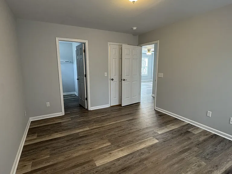 4529 Farm Lake Dr — Photo 9