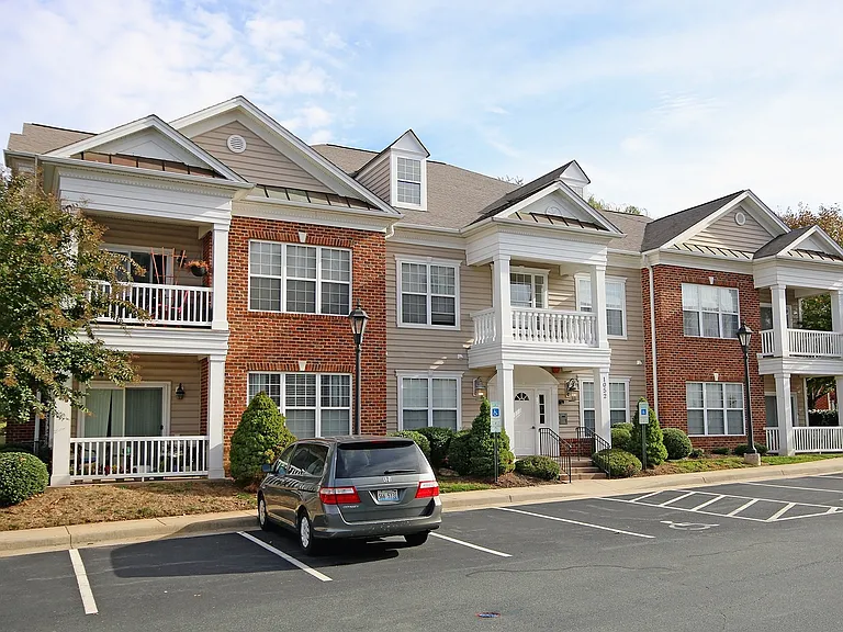 1052 Glenwood Station Ln #201 — Photo 18