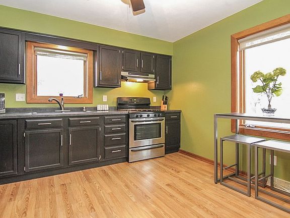 5th image of 1802 N Van Buren St