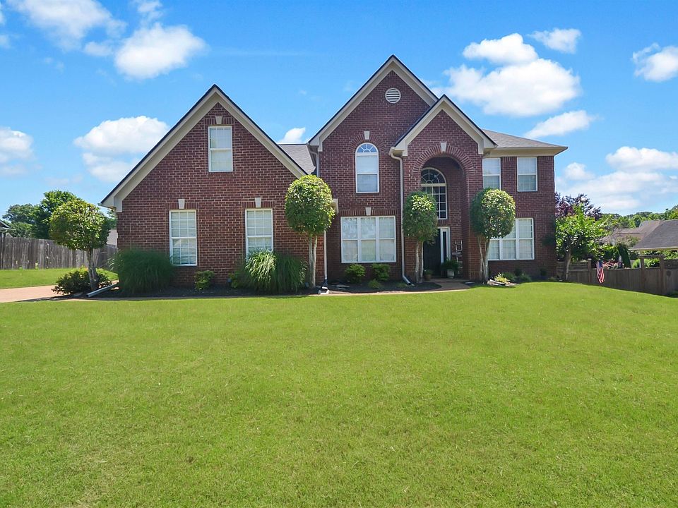 1st image of 4064 Fir Hill Dr E