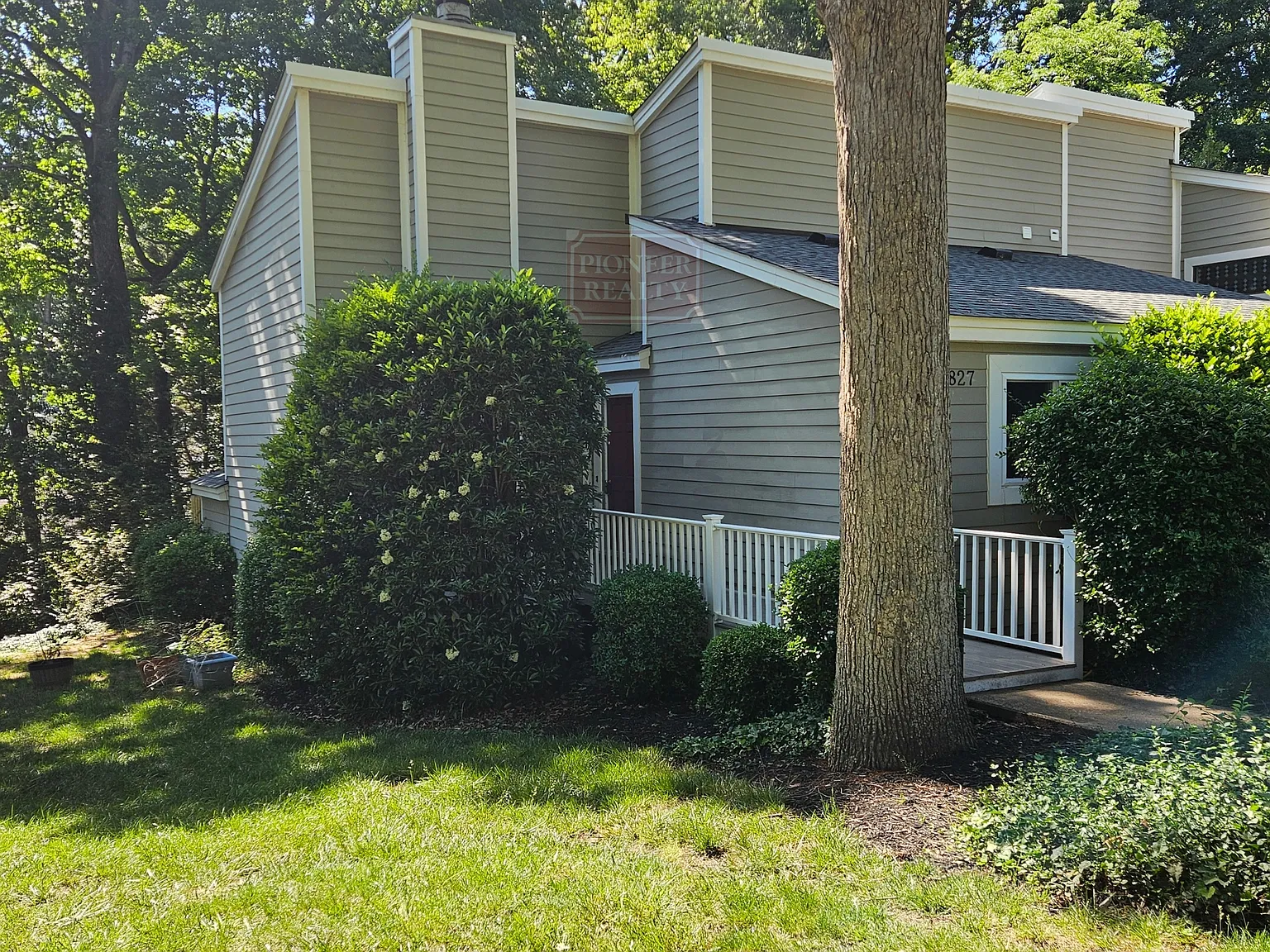 1827 Ivystone Dr - 1 — Photo 1