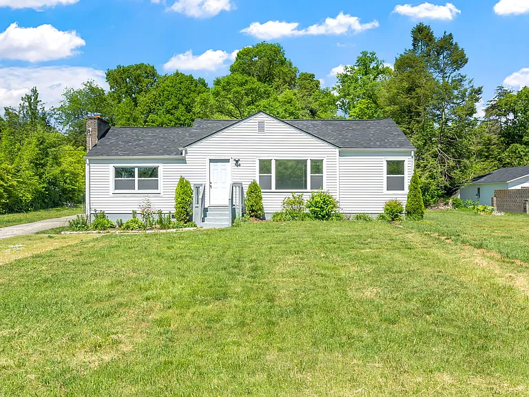 5700 Ridgefield Rd — Photo 1