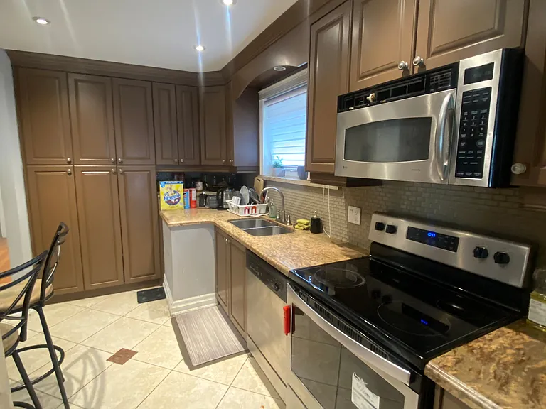 40 Waterfield Dr #MAIN — Photo 3