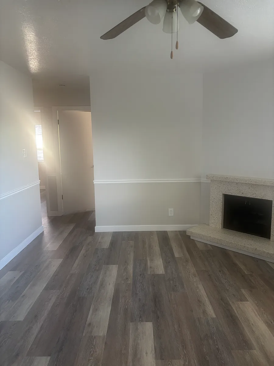 Building Photo - 240 E 400 N