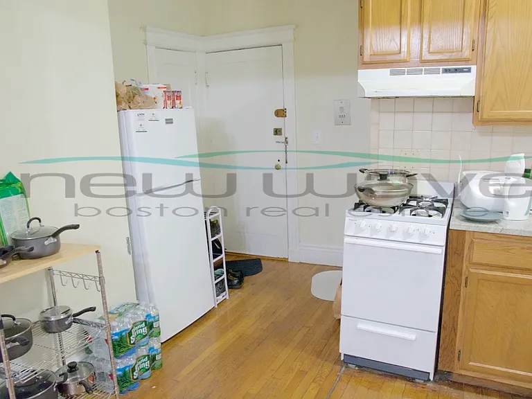 58 Queensberry St #3 — Photo 9