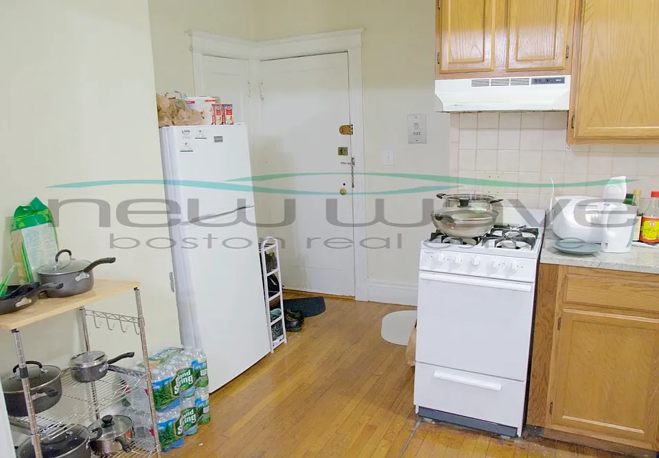 58 Queensberry St #7