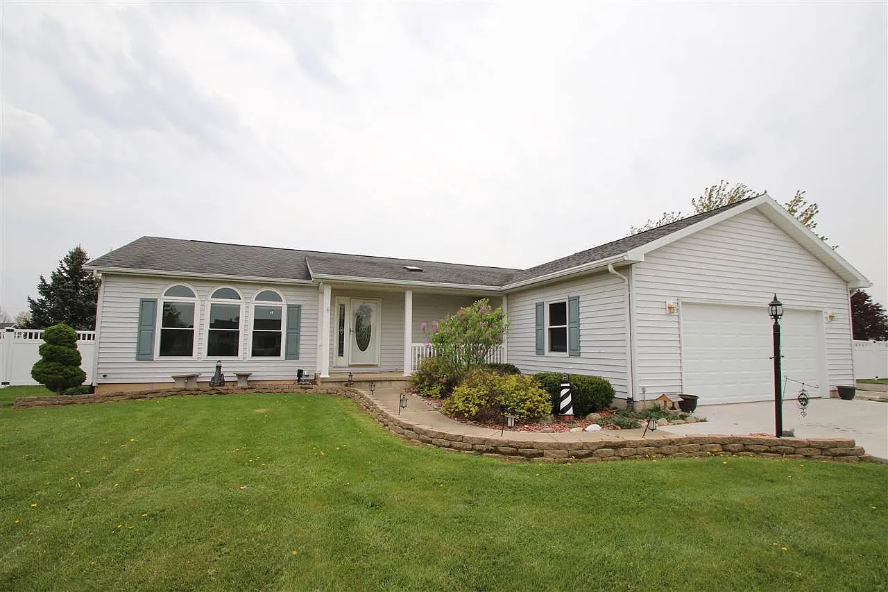 10585 Robin Ln photo 1