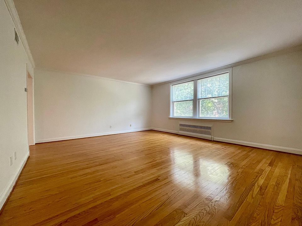 1st image of 803 Westwood Dr #1N