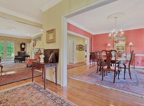 5th image of 38 E Square Ct