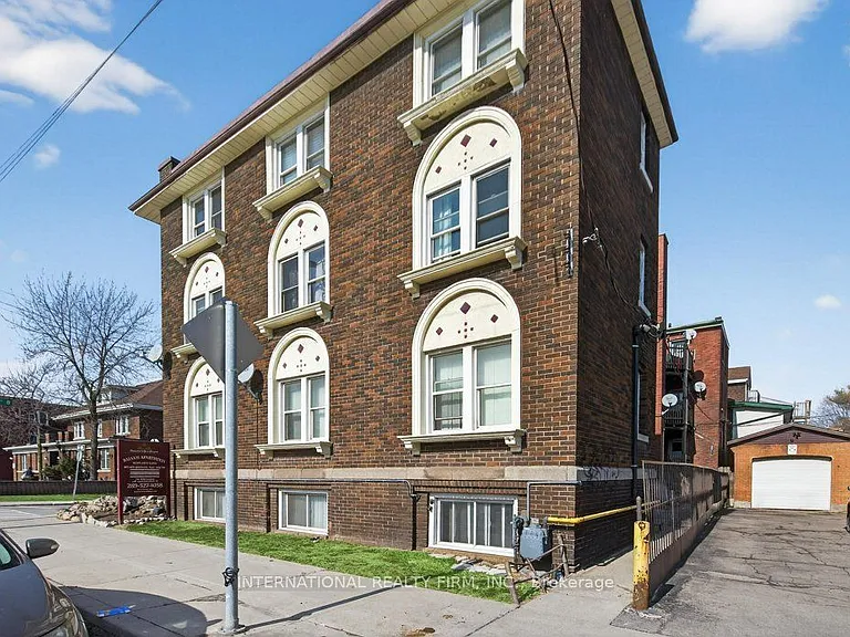 109 Balsam Ave S #2 — Photo 22