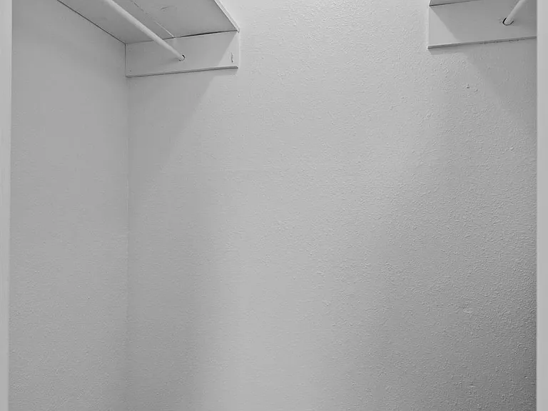 320 E 4th St #106 — Photo 18