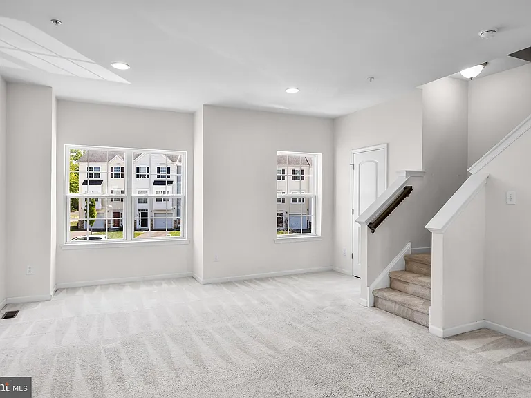 8 Iron Gate Rd — Photo 10