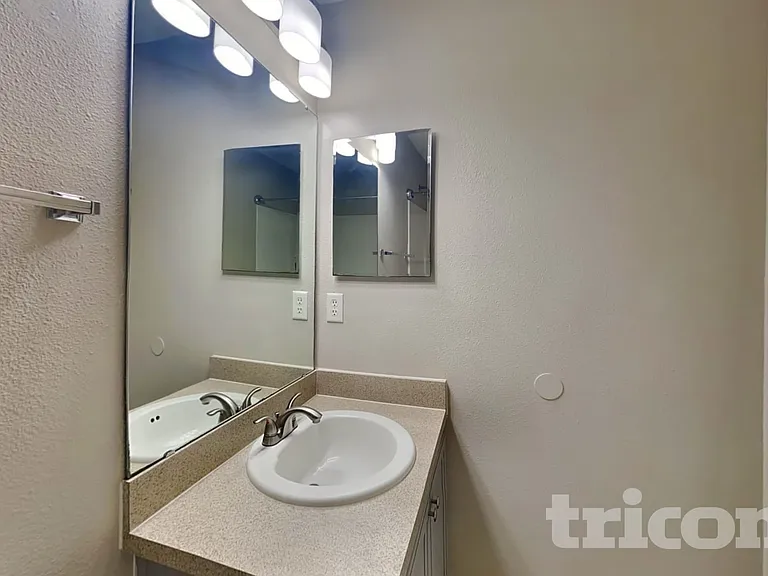 137 Brays Island Ln — Photo 10