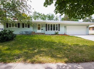 2820 Maple St N, Fargo, ND 58102