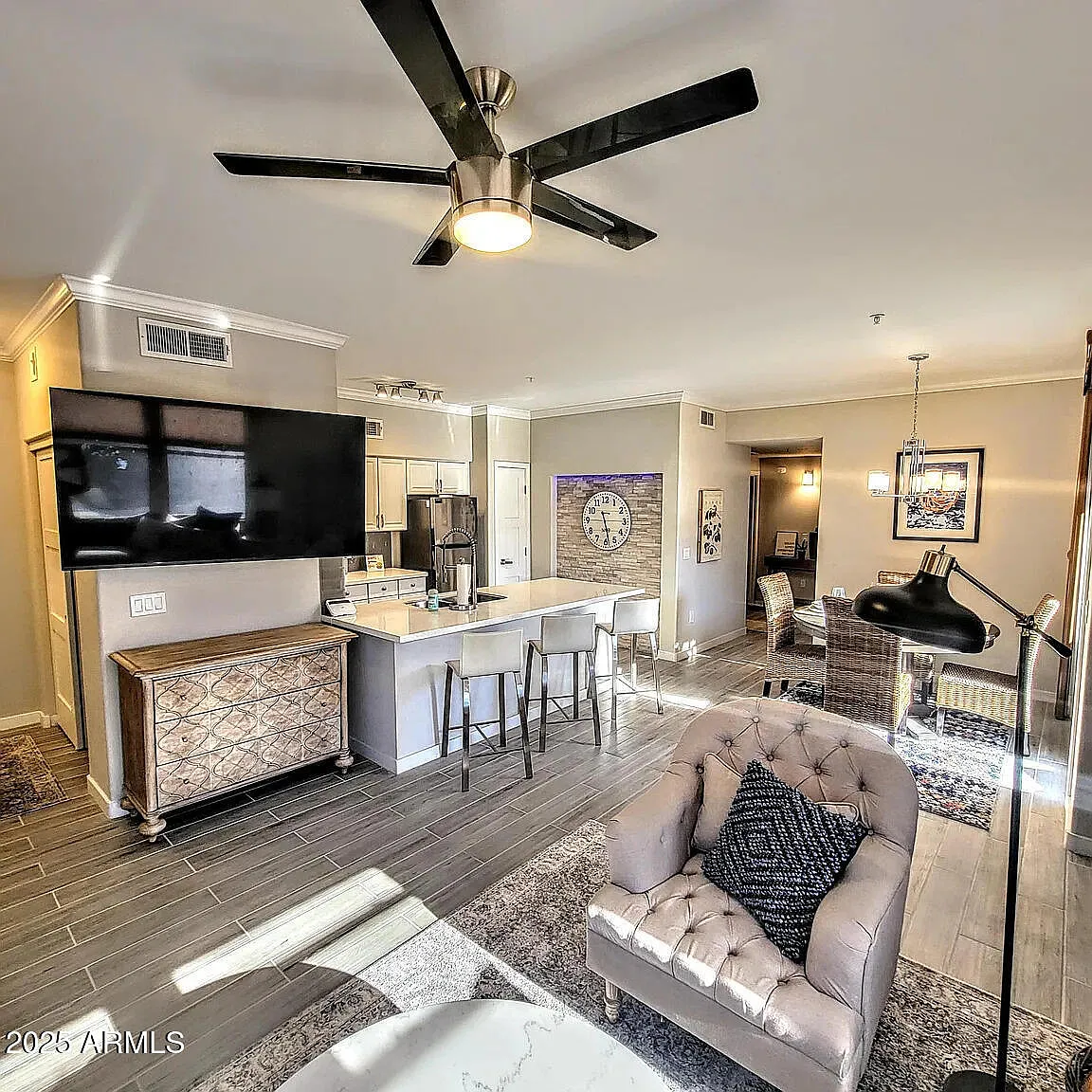 2 bed, 2.0 bath, 1326 sqft, $2,700 — Photo 3